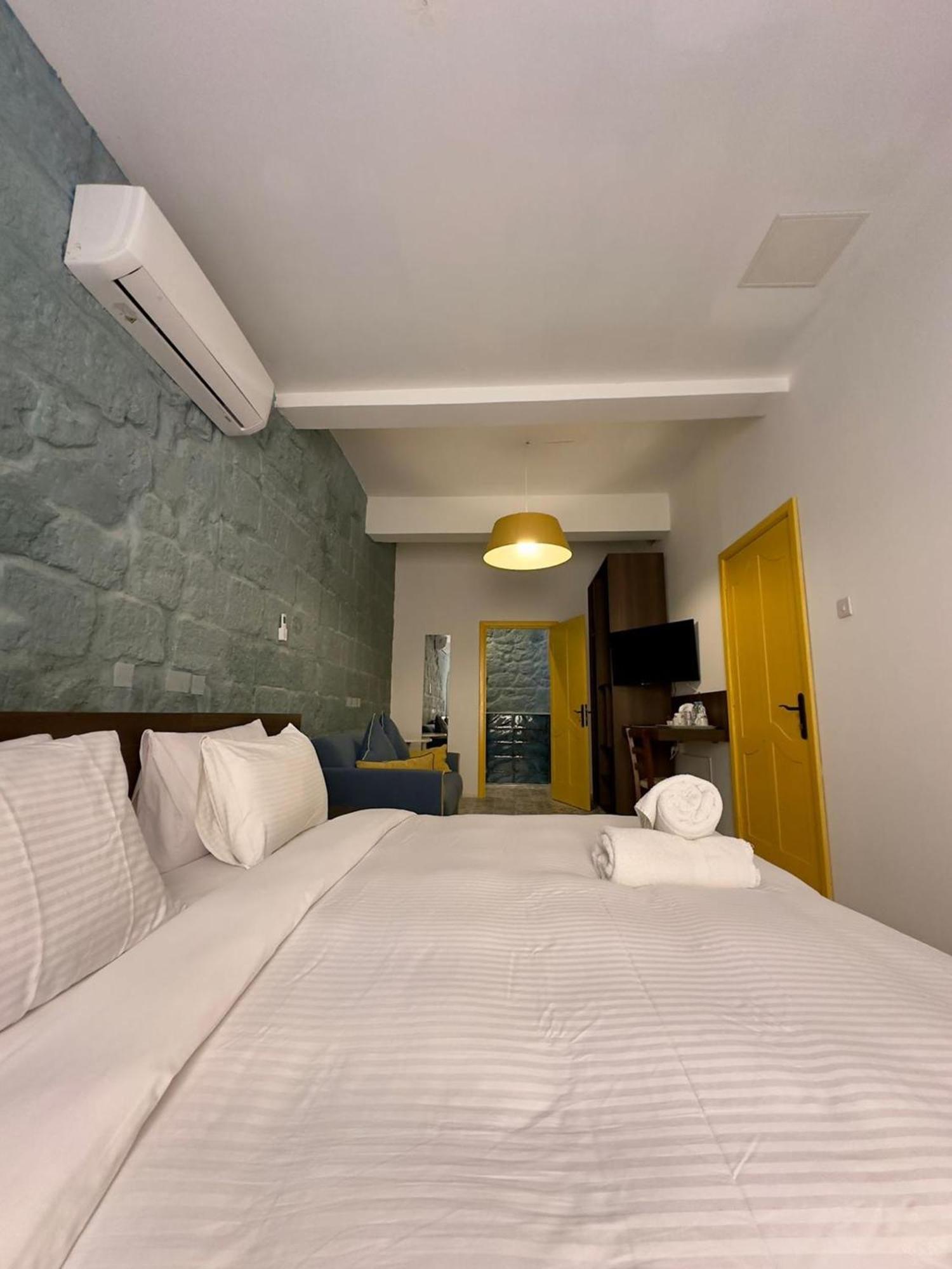 My Travel House Hotel Rabat Bagian luar foto