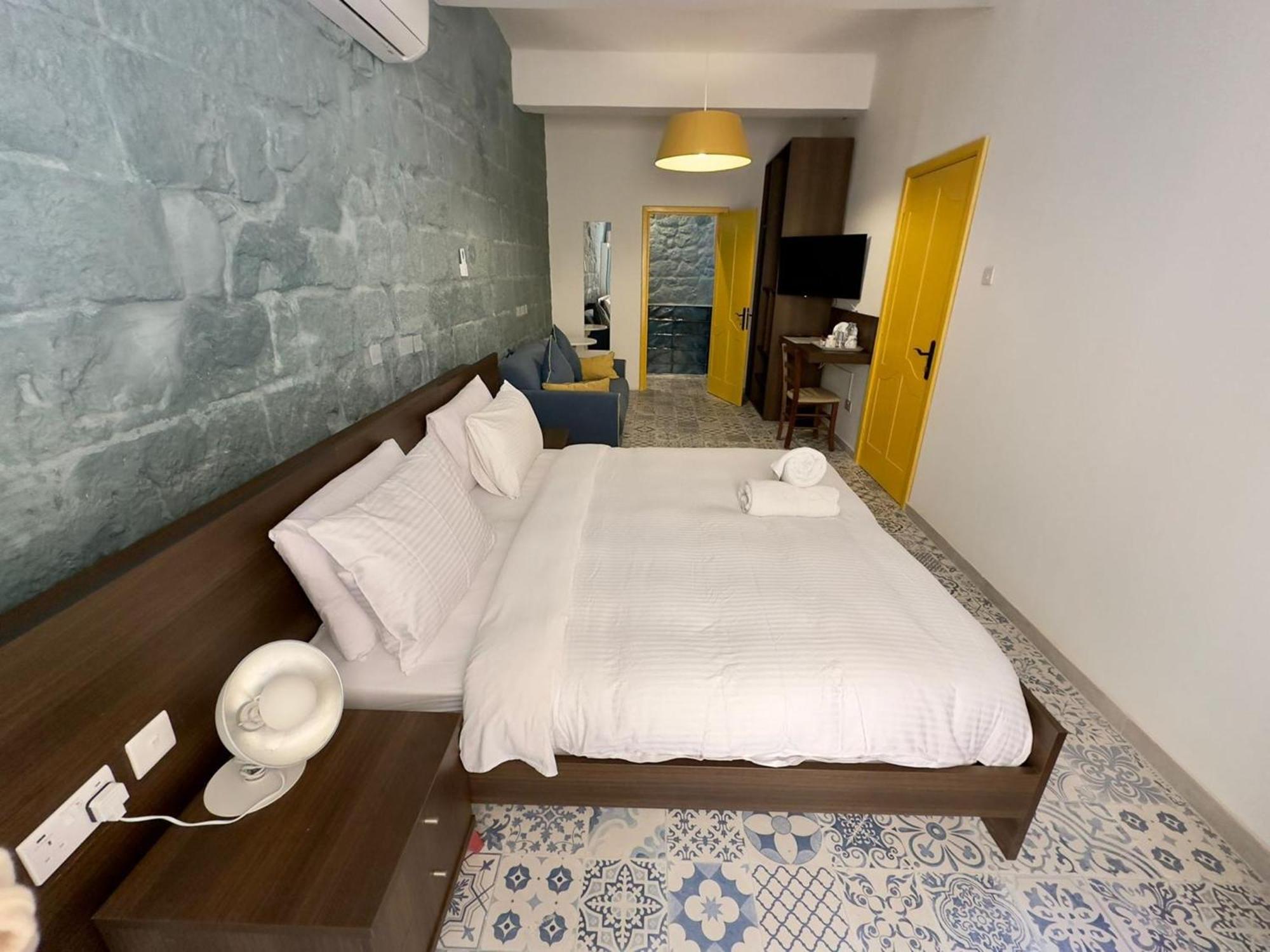 My Travel House Hotel Rabat Bagian luar foto