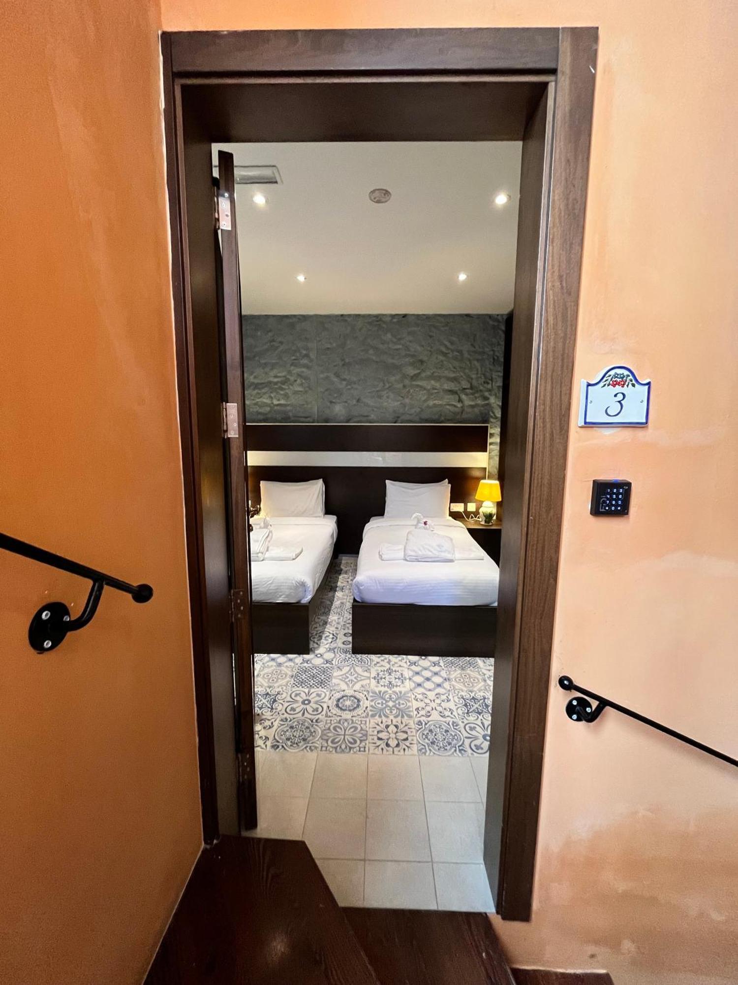 My Travel House Hotel Rabat Bagian luar foto