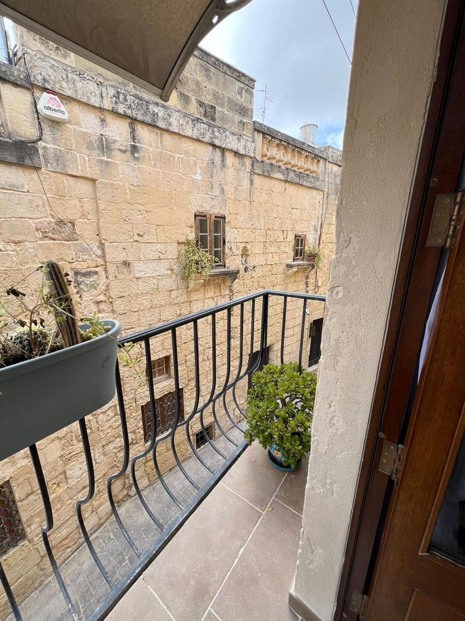 My Travel House Hotel Rabat Bagian luar foto