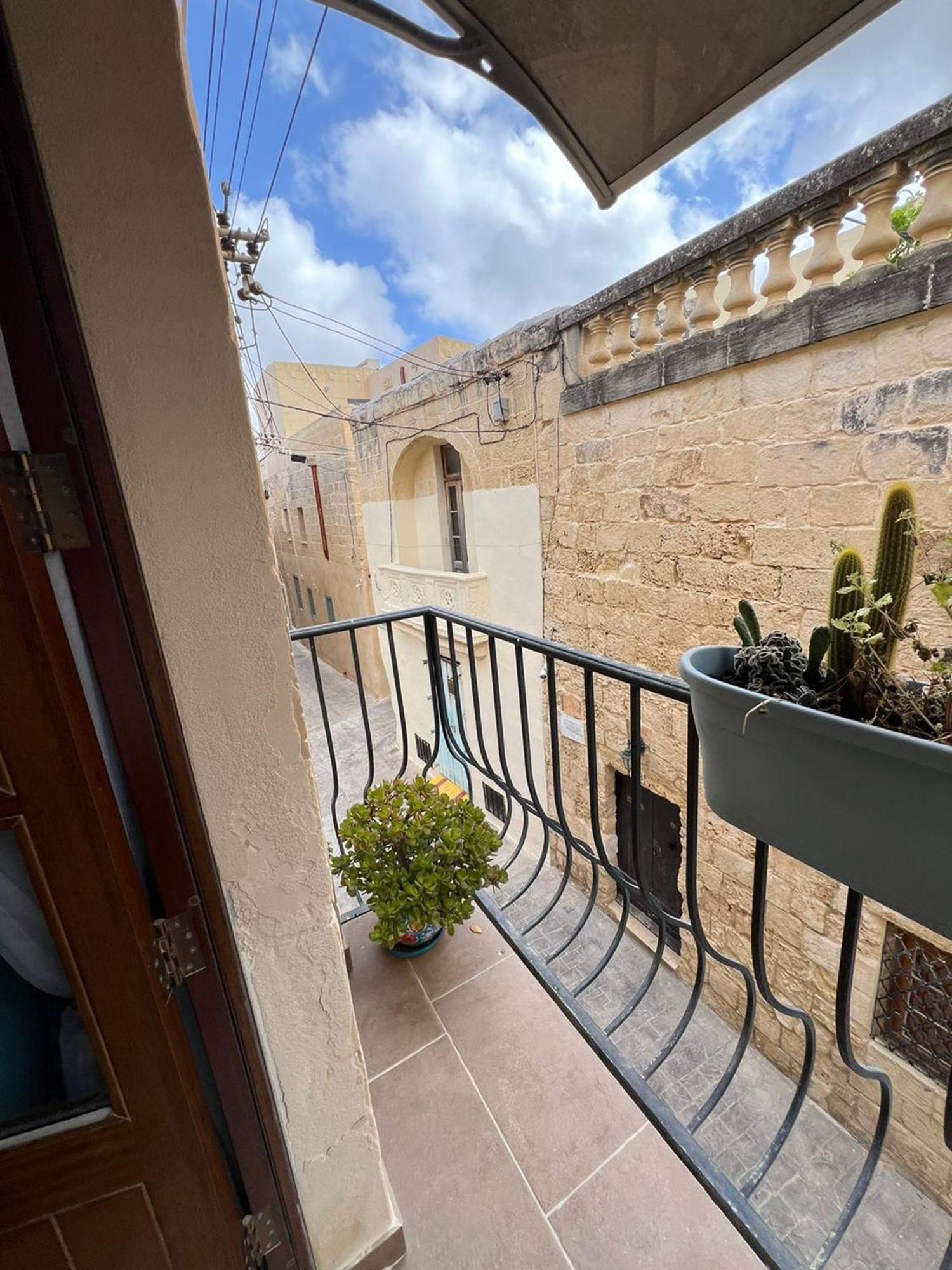 My Travel House Hotel Rabat Bagian luar foto